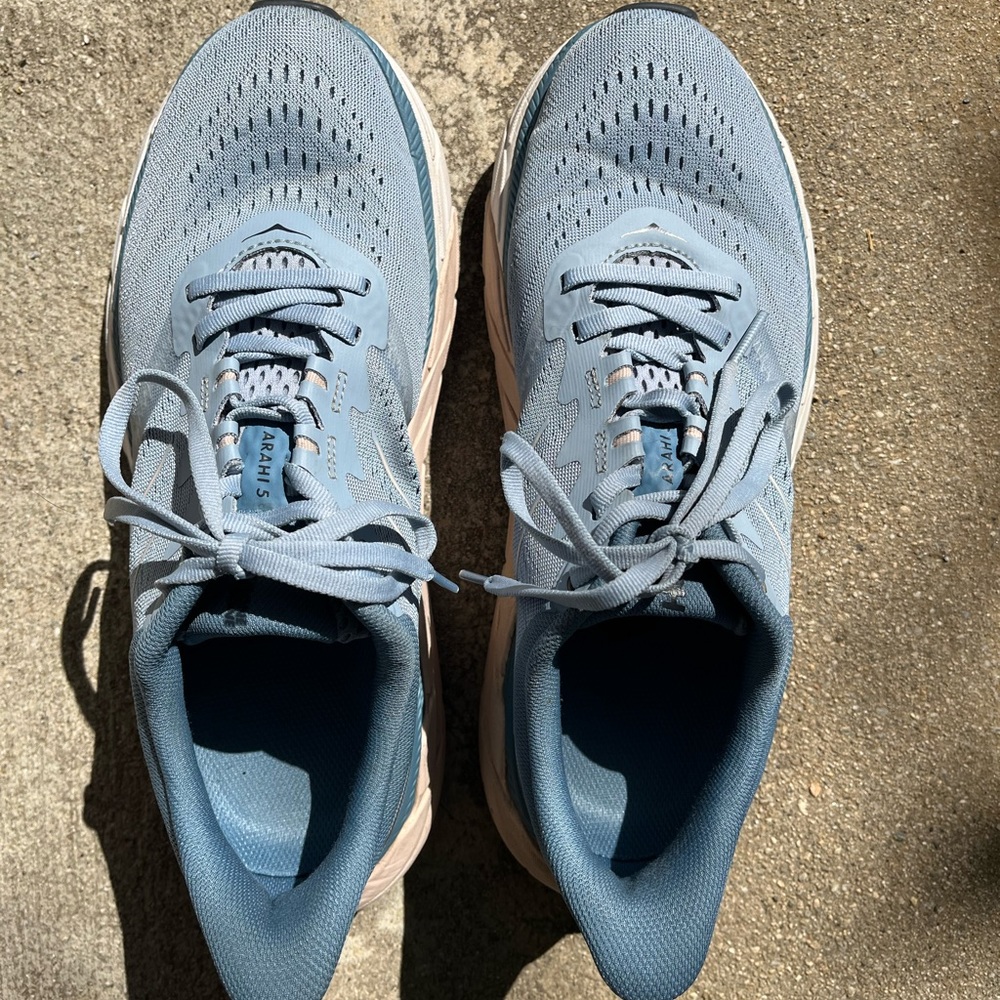 Hoka Arahi 5 Size 8.5